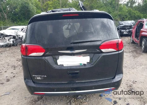 2017 Chrysler Pacifica Touring-L Plus z USA, uszkodzony, nr VIN 2C4RC1EG0HR752728